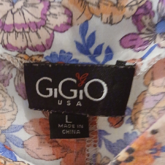 Boho Floral Blouse with Tie-Front - Picture 2 of 4